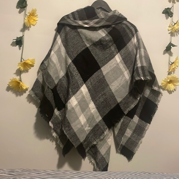 Nanette Lepore poncho - Picture 3 of 3